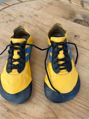Softstar Primal Runamok yellow and Blue Leather Lace-Up Sneakers